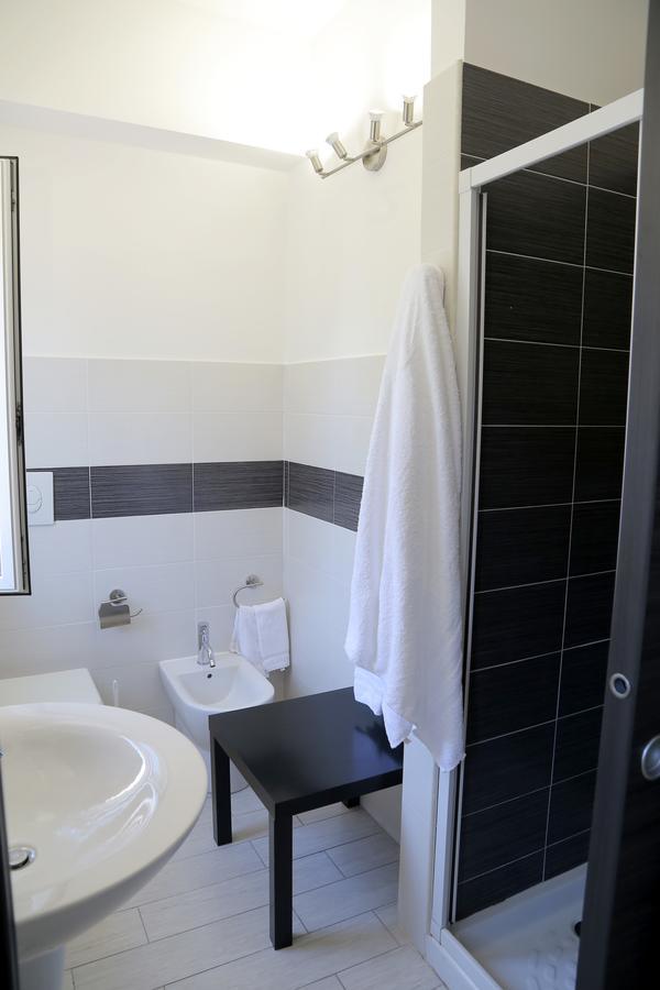 Rooms La Perla Del Mare Маргерита-ди-Савойя Экстерьер фото
