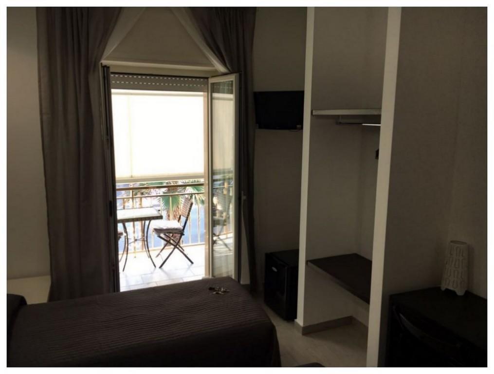 Rooms La Perla Del Mare Маргерита-ди-Савойя Экстерьер фото